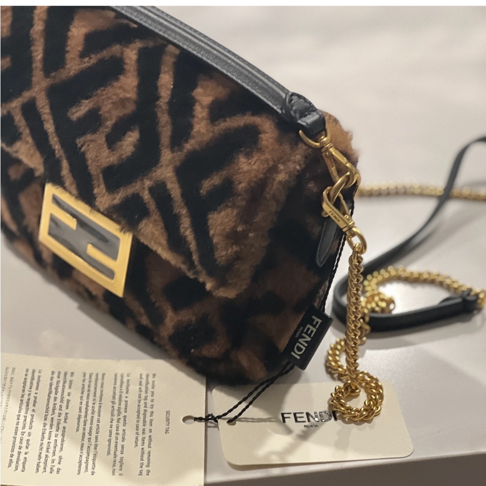 Fendi Baguette Mini.